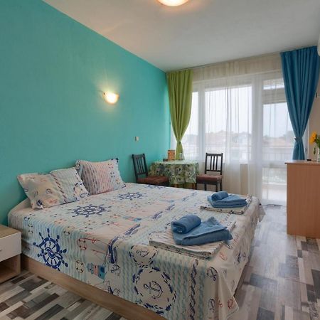 Kazlarov Guest House Kiten  Kültér fotó