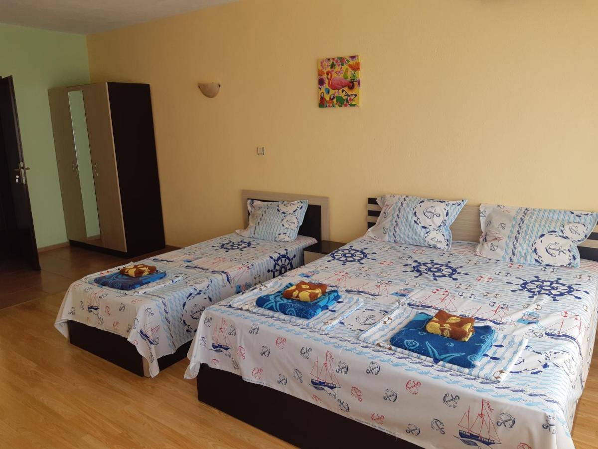 Kazlarov Guest House Kiten  Kültér fotó