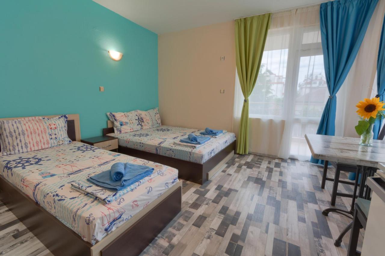 Kazlarov Guest House Kiten  Kültér fotó