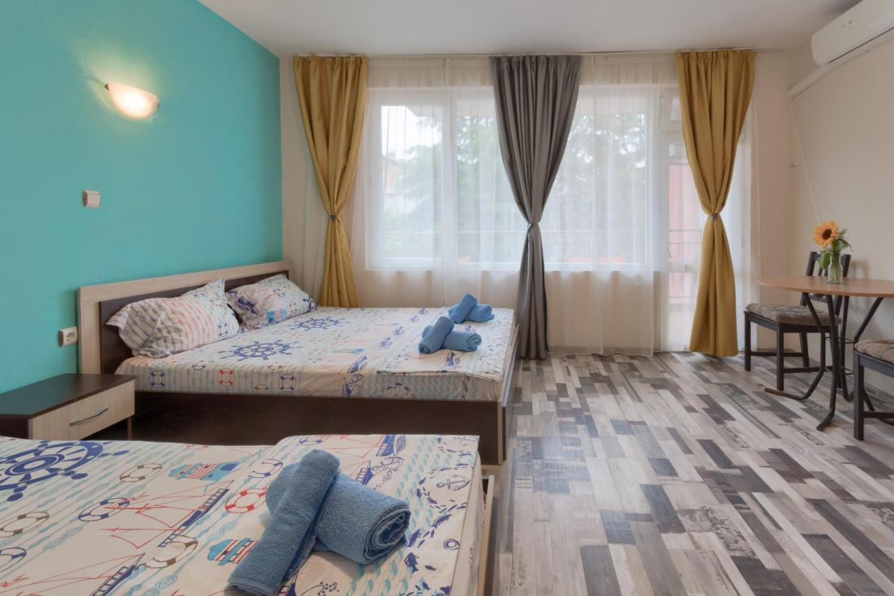 Kazlarov Guest House Kiten  Kültér fotó
