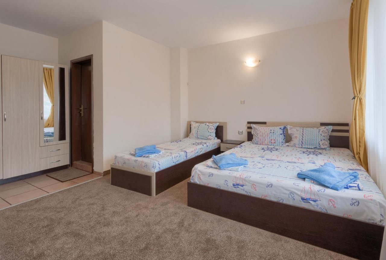 Kazlarov Guest House Kiten  Kültér fotó