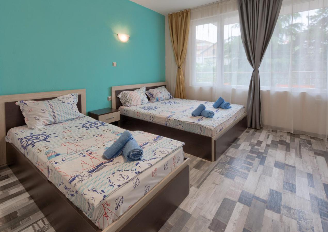 Kazlarov Guest House Kiten  Kültér fotó