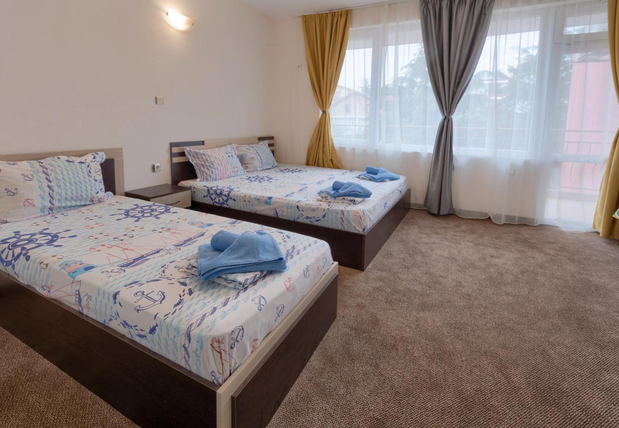 Kazlarov Guest House Kiten  Kültér fotó