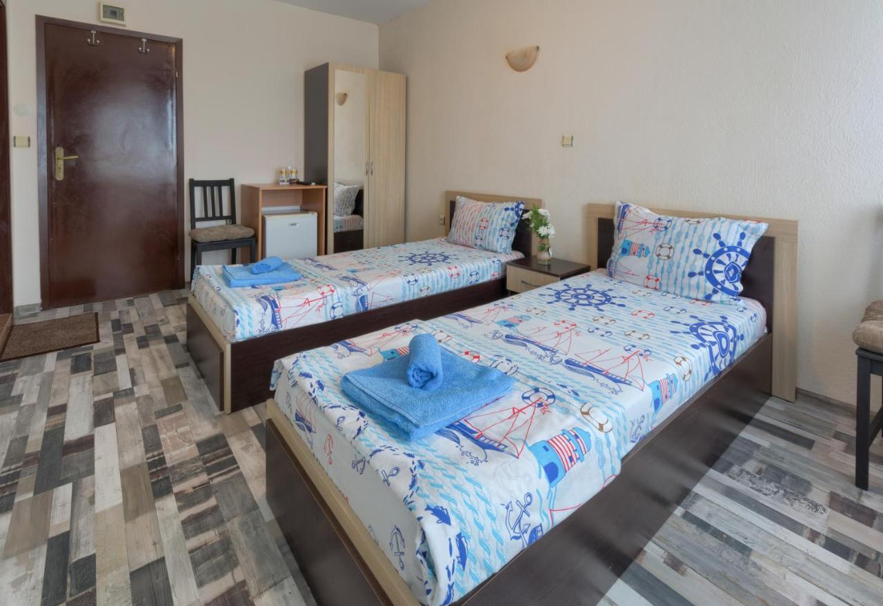 Kazlarov Guest House Kiten  Kültér fotó