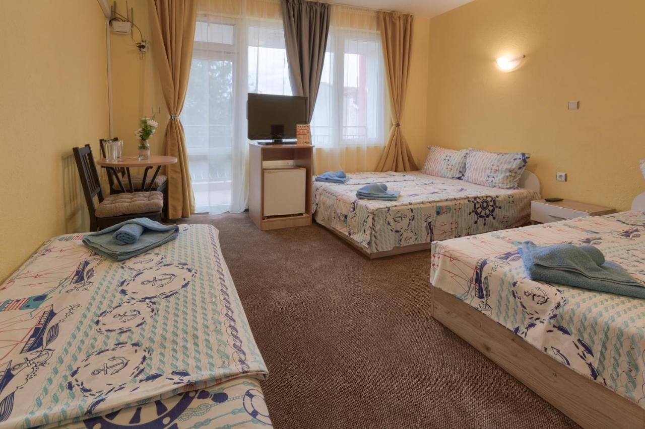 Kazlarov Guest House Kiten  Kültér fotó