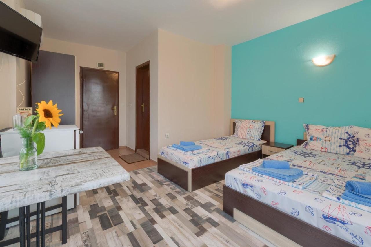 Kazlarov Guest House Kiten  Kültér fotó