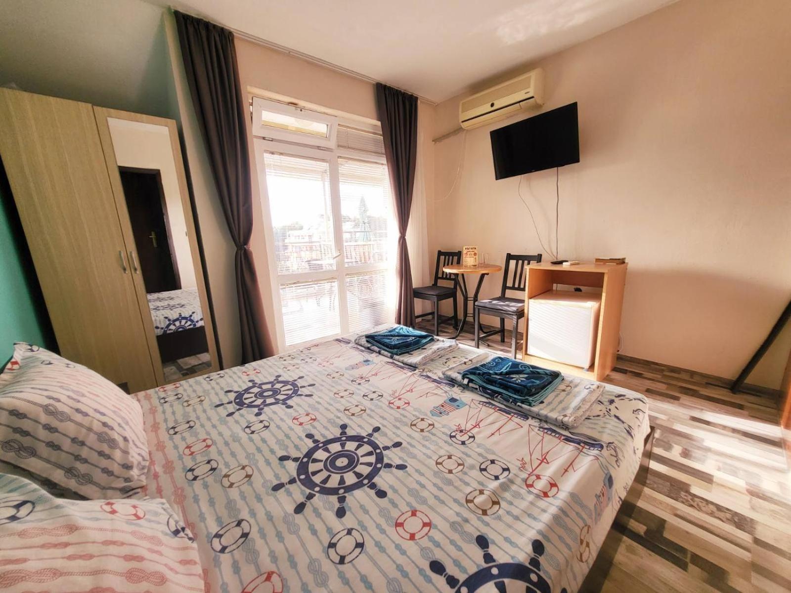 Kazlarov Guest House Kiten  Kültér fotó