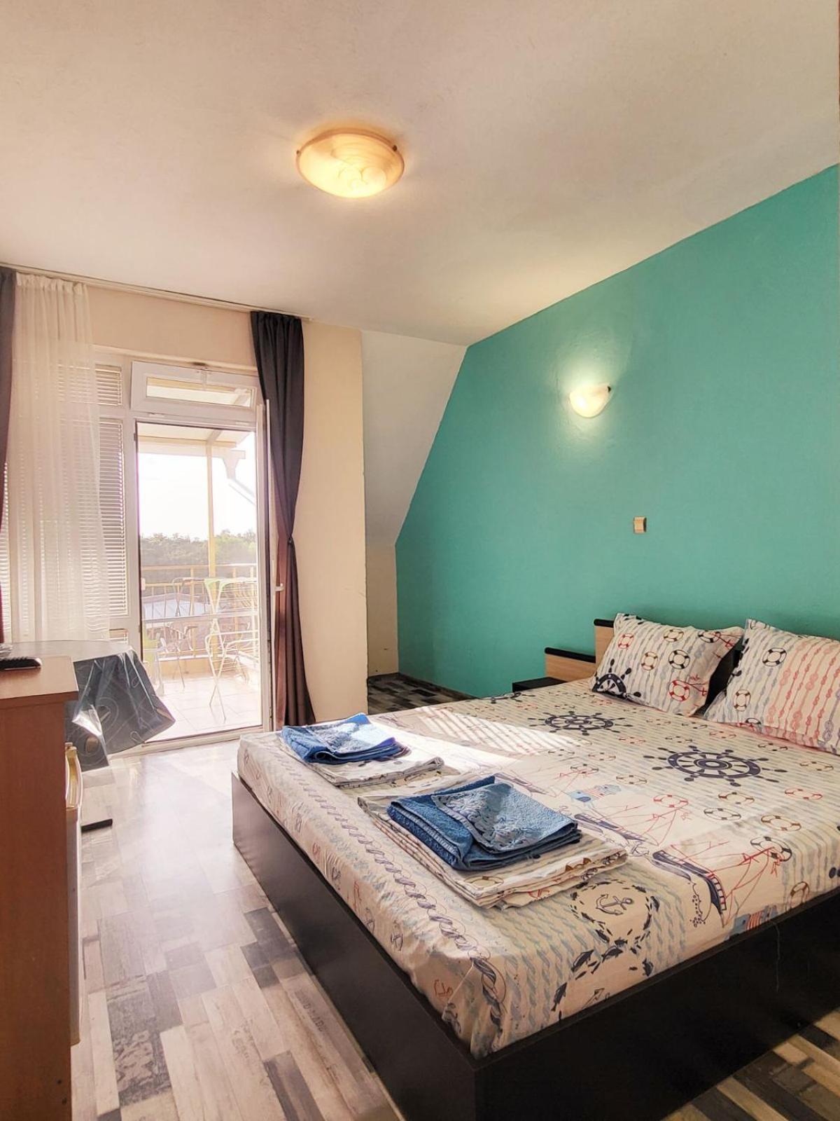 Kazlarov Guest House Kiten  Kültér fotó