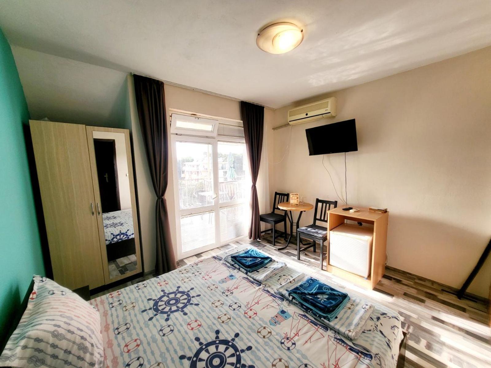 Kazlarov Guest House Kiten  Kültér fotó