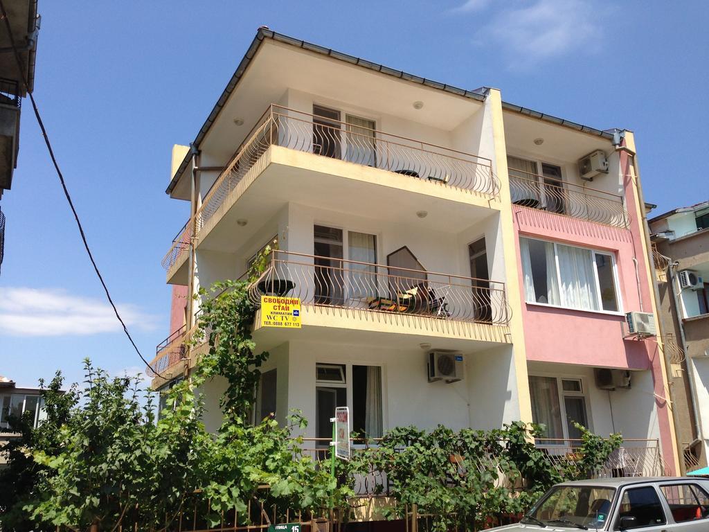 Kazlarov Guest House Kiten  Kültér fotó